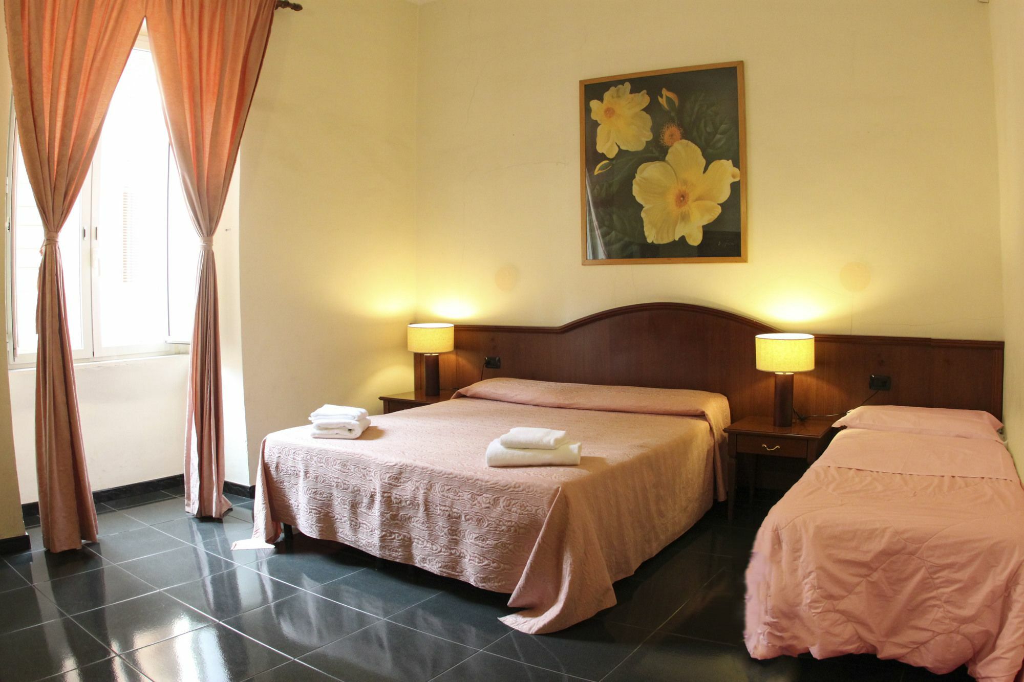 Persepolis Rome Hotel Exterior photo
