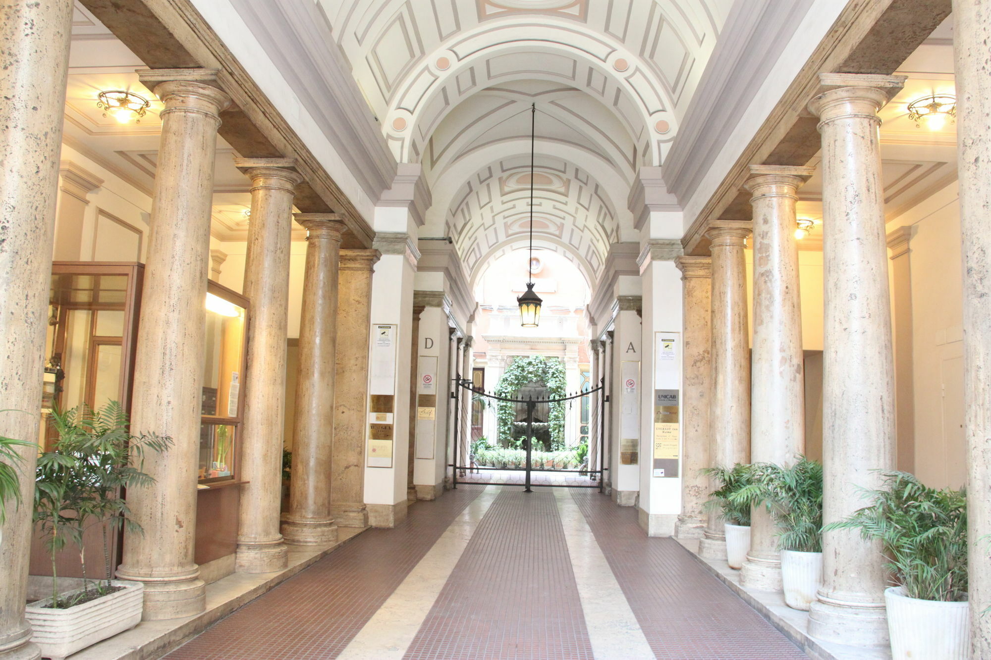 Persepolis Rome Hotel Exterior photo
